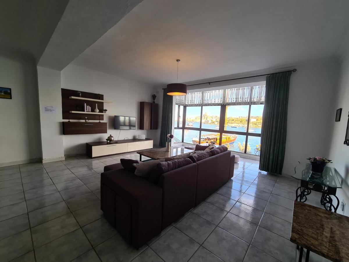 Spacious Seafront Apt Next To Sliema-Valeta Ferry Extérieur photo